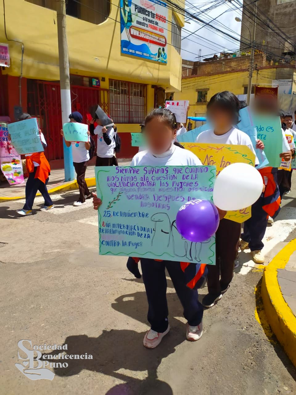 Marcha Dia internacional de la eliminación de la violencia contra la mujer